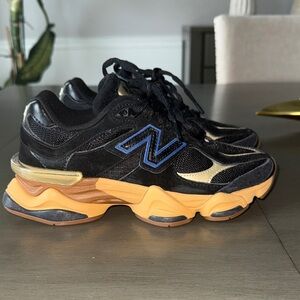 NEW BALANCE BLACK ROYAL GUM SNEAKERS 9060